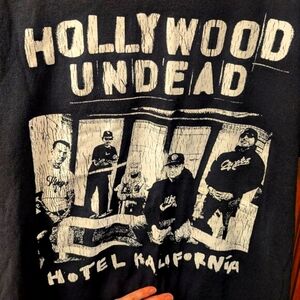 Hollywood Undead Hotel Kalifornia Collectible Tour T-Shirt. Size: Large
